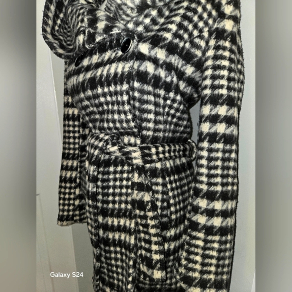 Zara Basic Black And White Patterned Coat - image 4
